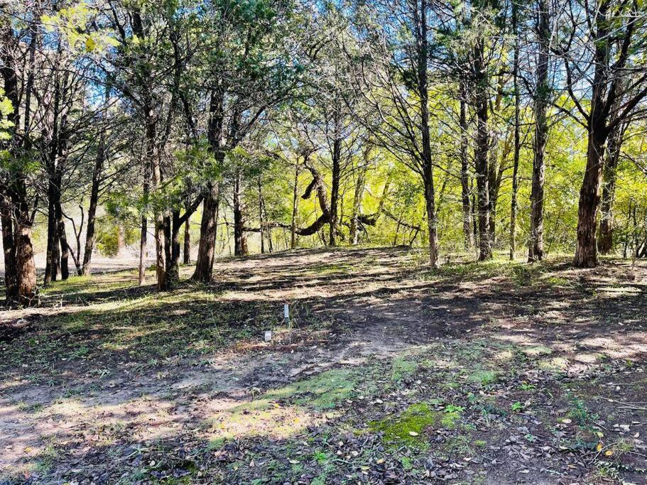 Bastrop Tiny Disc Golf Retreat Villa Bagian luar foto